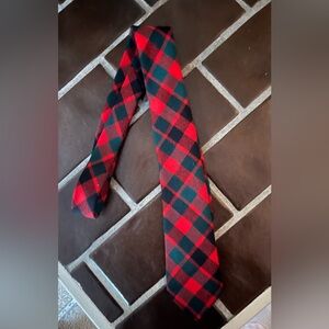 Clan Tie Gow Red/Black Modern Tartan Pure Wool Scottish Handmade Necktie EUC
